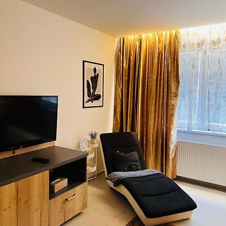 Sparrow Apartmens - Vrabcia Ulica 9, โกชิเซ ภายนอก รูปภาพ