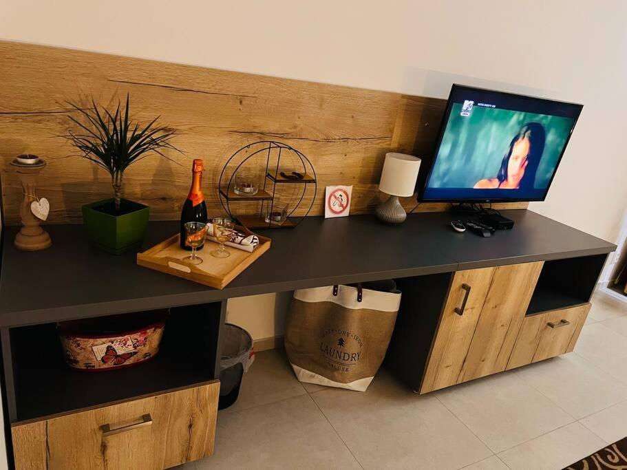 Sparrow Apartmens - Vrabcia Ulica 9, โกชิเซ ภายนอก รูปภาพ
