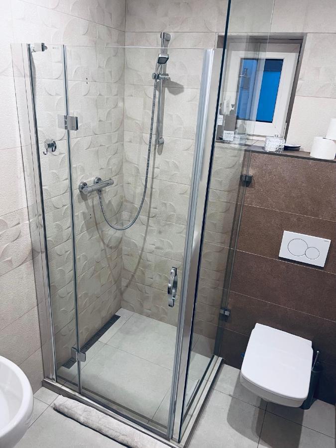 Sparrow Apartmens - Vrabcia Ulica 9, โกชิเซ ภายนอก รูปภาพ