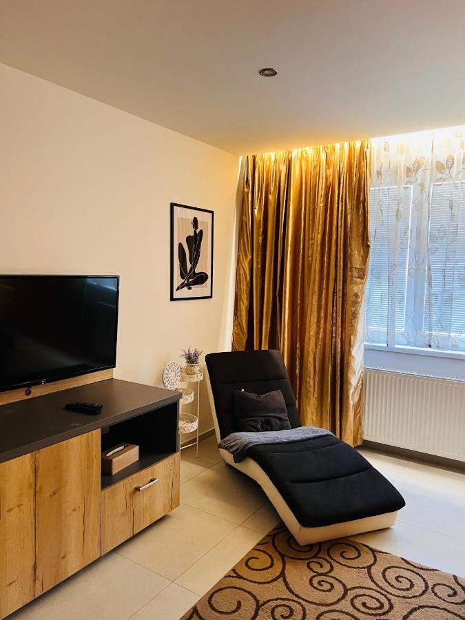 Sparrow Apartmens - Vrabcia Ulica 9, โกชิเซ ภายนอก รูปภาพ