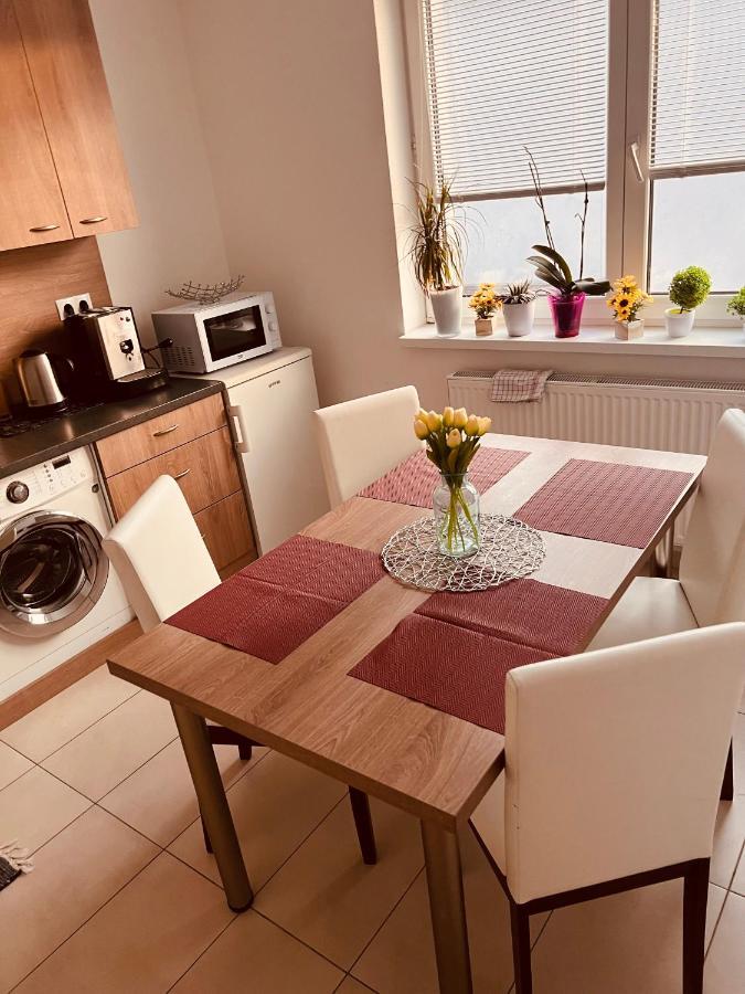 Sparrow Apartmens - Vrabcia Ulica 9, โกชิเซ ภายนอก รูปภาพ