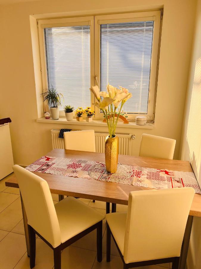Sparrow Apartmens - Vrabcia Ulica 9, โกชิเซ ภายนอก รูปภาพ