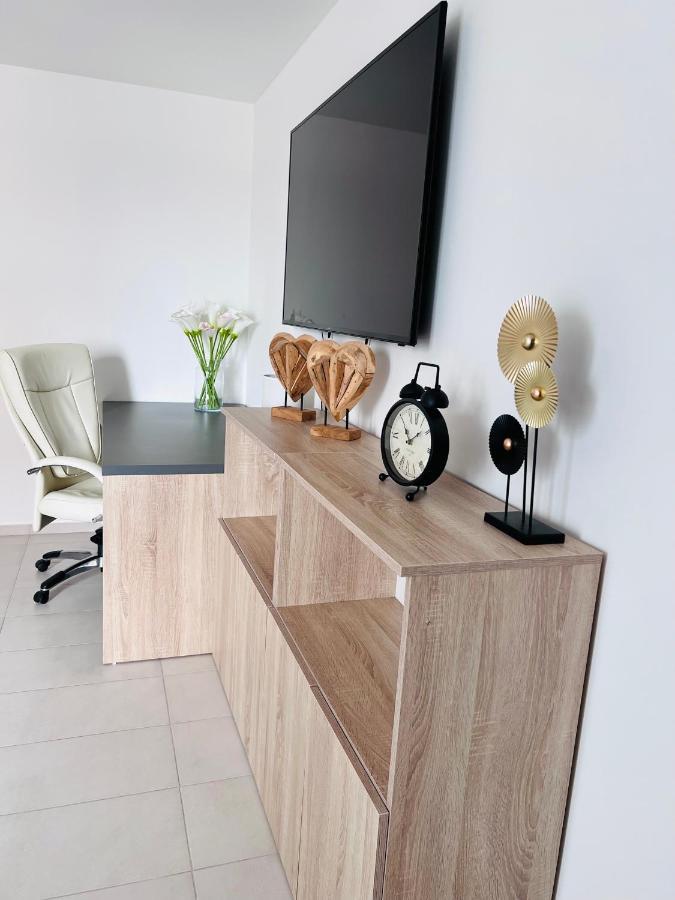 Sparrow Apartmens - Vrabcia Ulica 9, โกชิเซ ภายนอก รูปภาพ