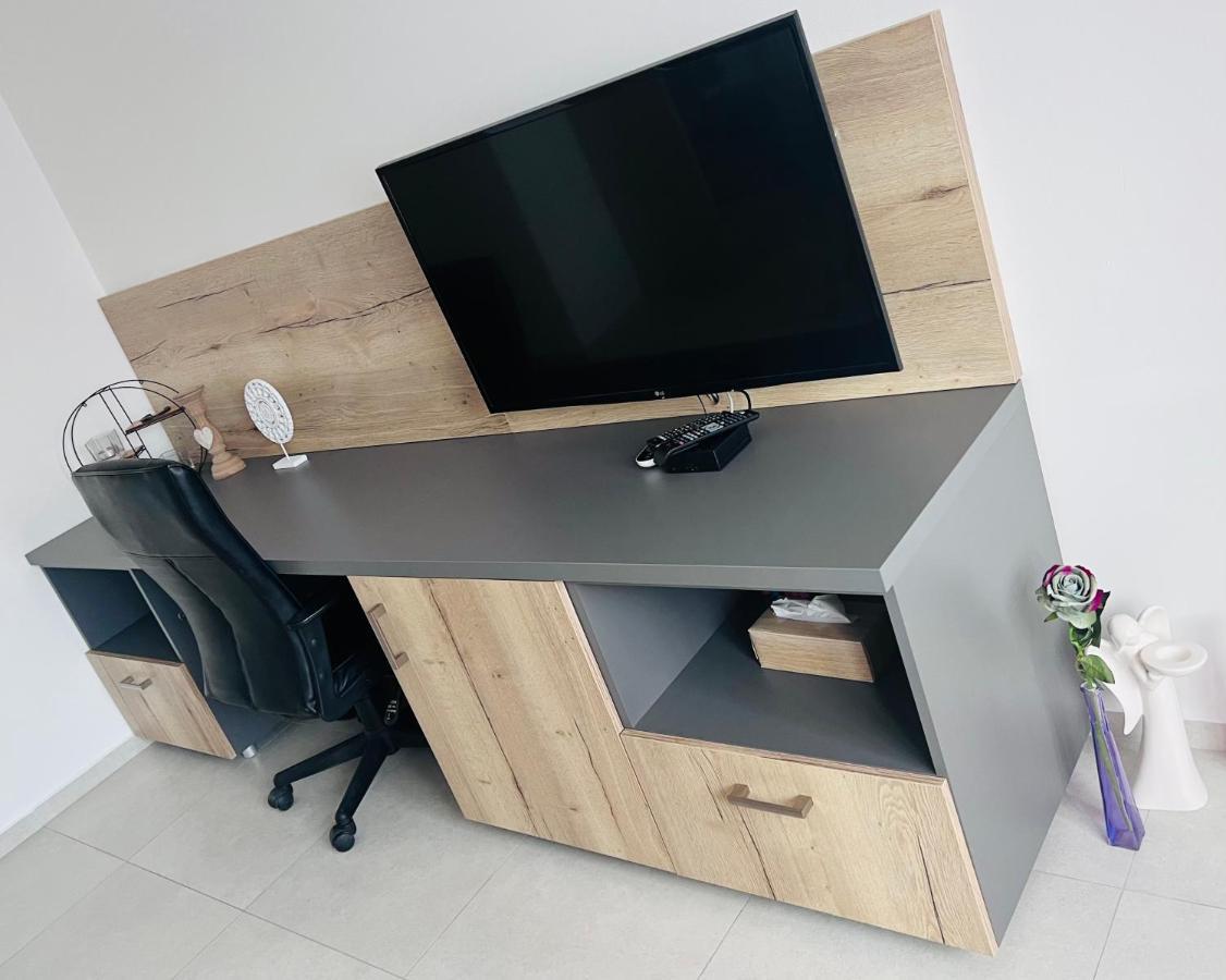 Sparrow Apartmens - Vrabcia Ulica 9, โกชิเซ ภายนอก รูปภาพ