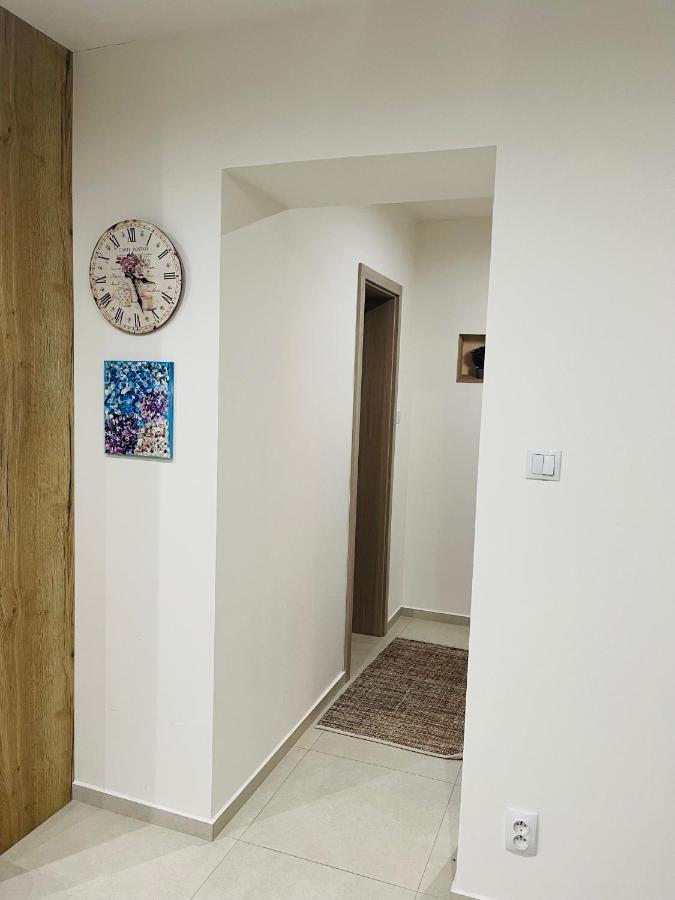 Sparrow Apartmens - Vrabcia Ulica 9, โกชิเซ ภายนอก รูปภาพ