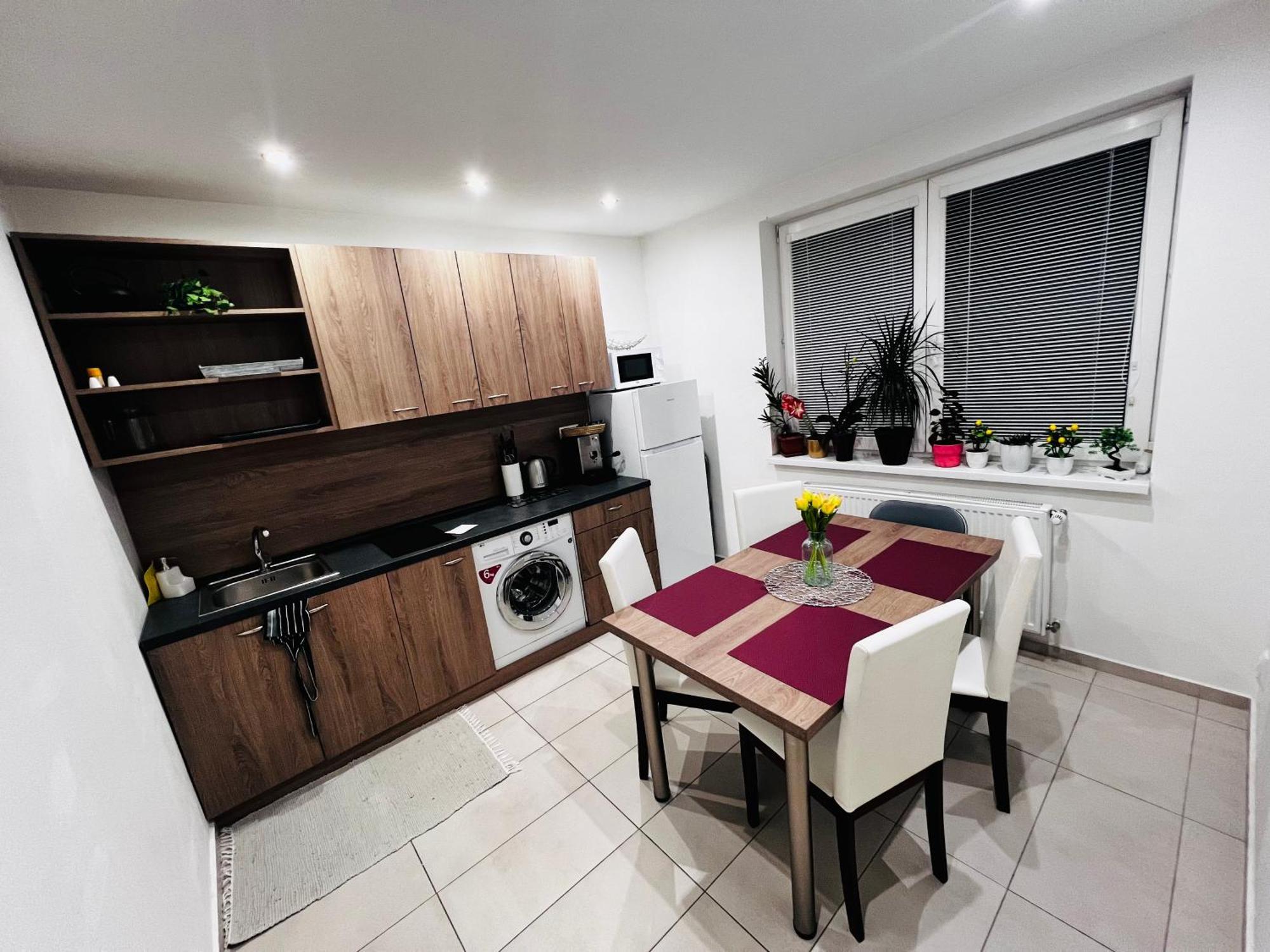 Sparrow Apartmens - Vrabcia Ulica 9, โกชิเซ ภายนอก รูปภาพ