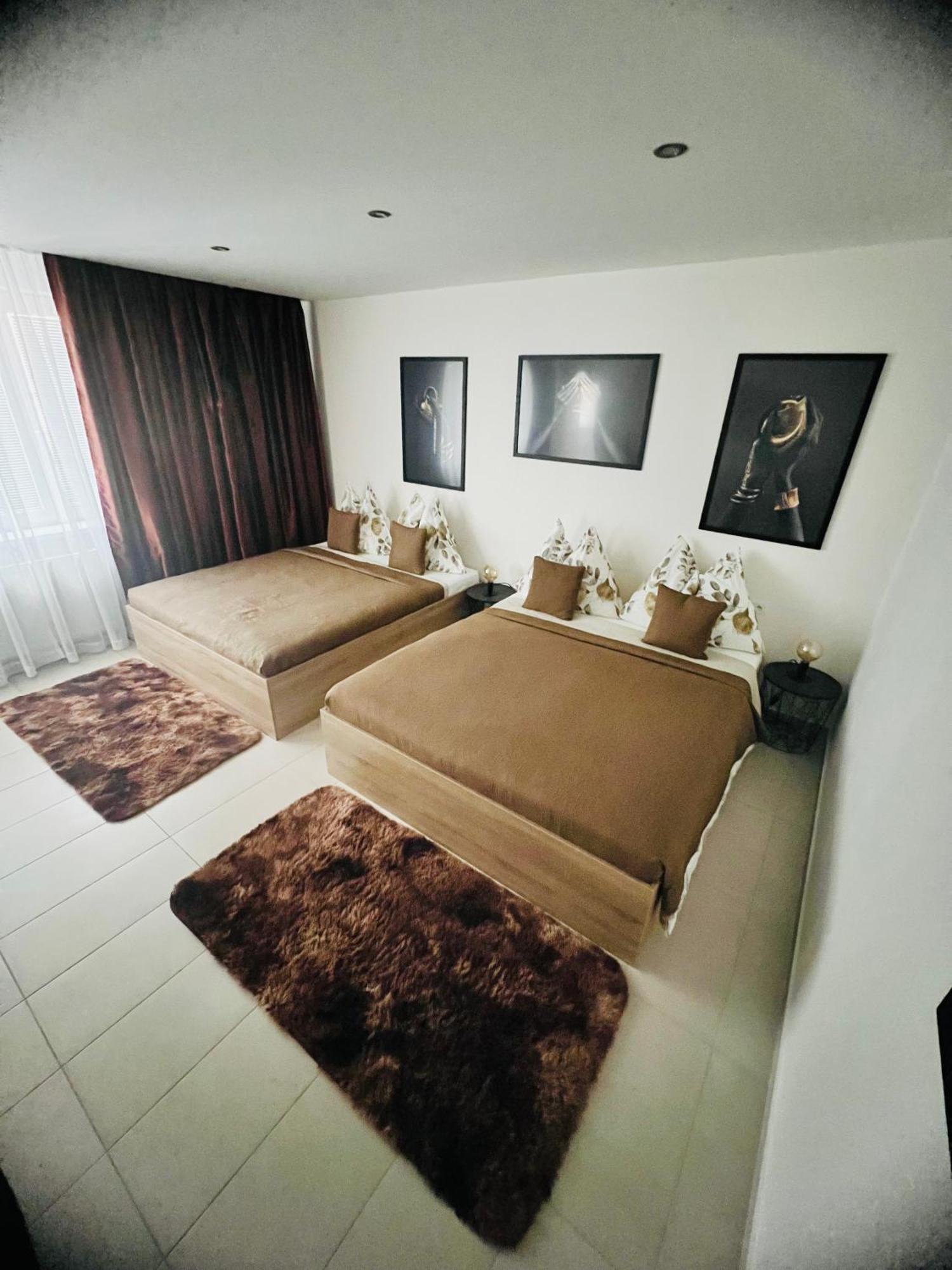 Sparrow Apartmens - Vrabcia Ulica 9, โกชิเซ ภายนอก รูปภาพ