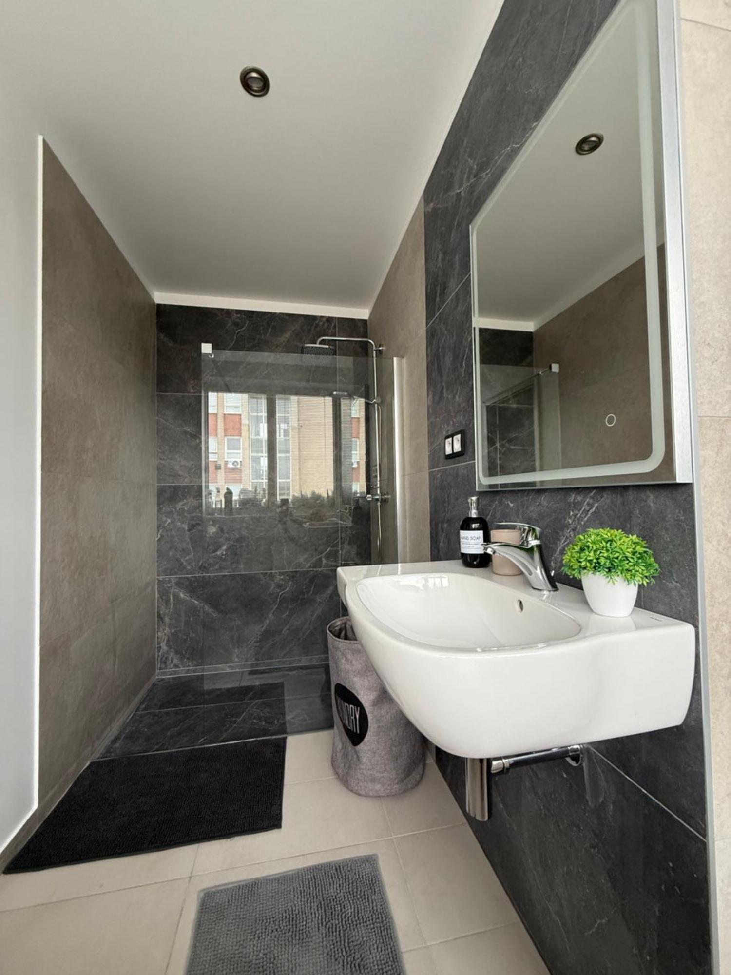 Sparrow Apartmens - Vrabcia Ulica 9, โกชิเซ ภายนอก รูปภาพ